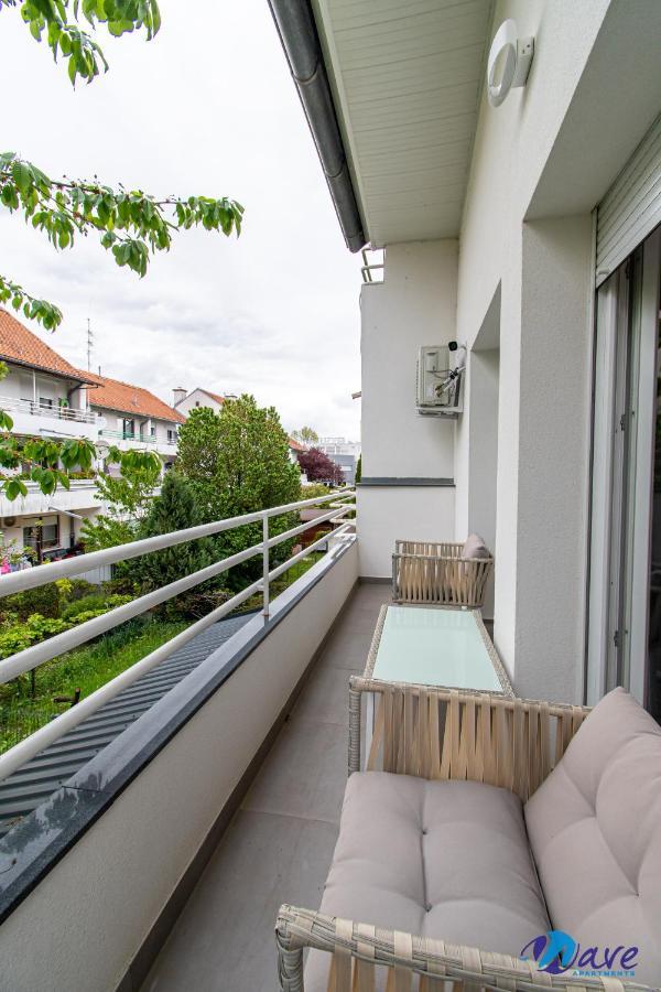 Two Bedroom Modern Near The Airport *