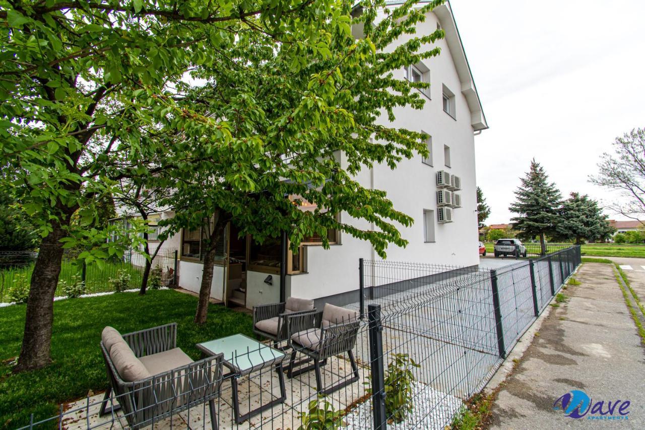 Apartment Two Bedroom Modern Near The Airport *