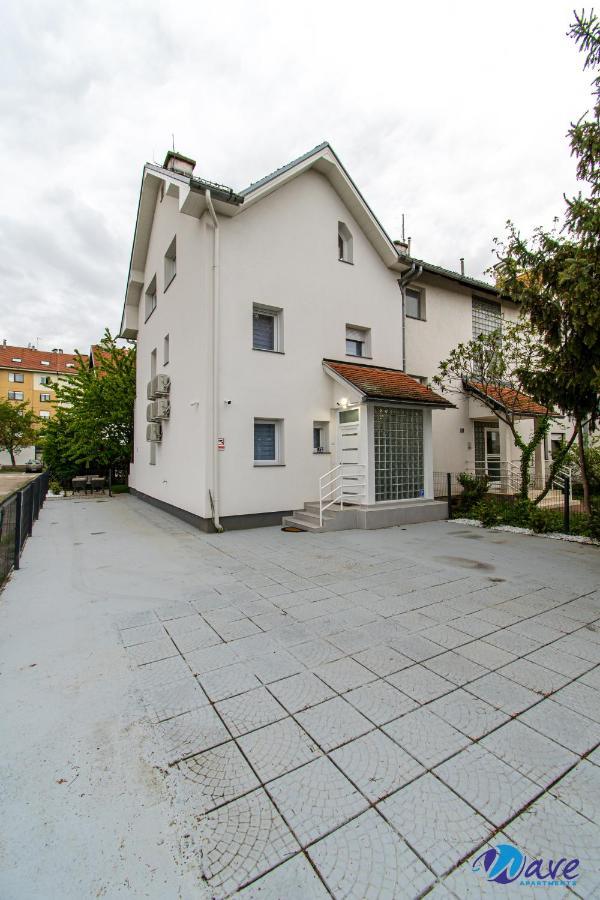 Apartment Two Bedroom Modern Near The Airport Velika Gorica