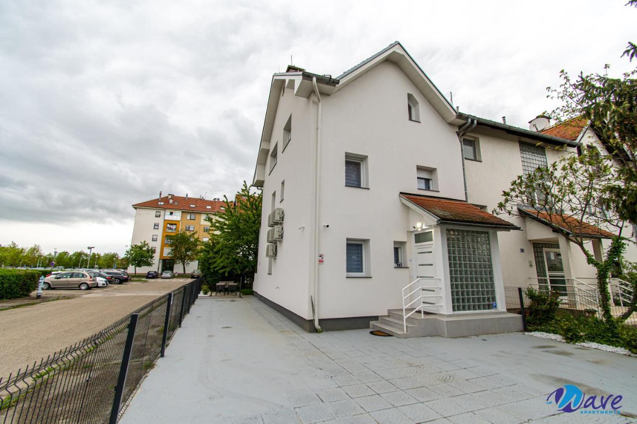 Two Bedroom Modern Near The Airport Velika Gorica